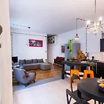 Globetrotter, 2 Bedroom By The Main Square *