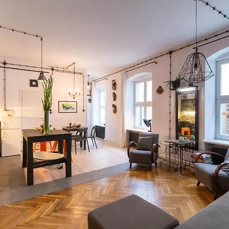 아파트 Globetrotter, 2 Bedroom By The Main Square *