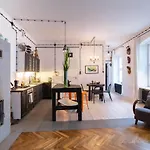 Apartament Globetrotter, 2 Bedroom By The Main Square